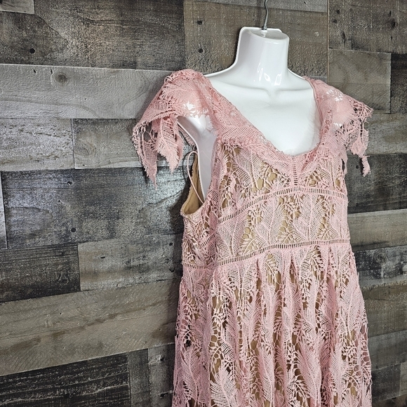 Motherhood Maternity Pink Lace Dress L - Picture 4 of 10